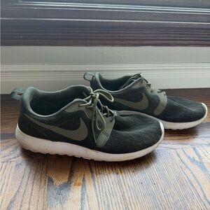 Nike Roshe One, Size men's 8/women's 10 in olive green